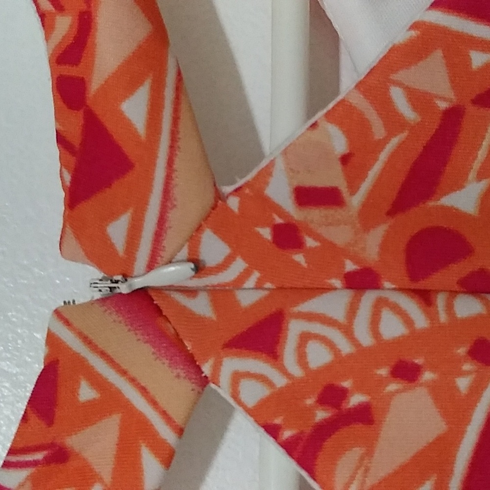 NWOT Bold Geo Print Sleeveless Dress - Picture 7 of 11